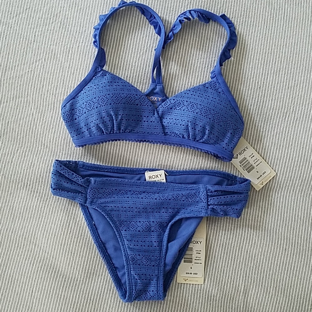 Bikini - Roxy - Picture 1 of 7